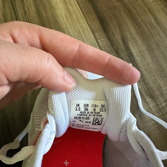 Puma Tennis Shoes Women’s Size 6 - Picture 6 of 6